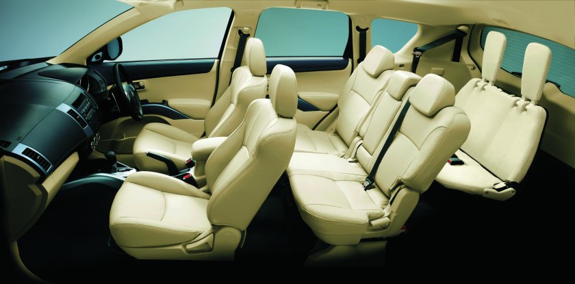 Митсубиси 7 местный Грандис