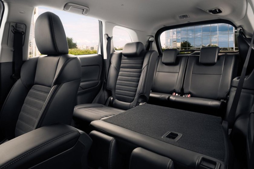 Mitsubishi Outlander 2021 салон