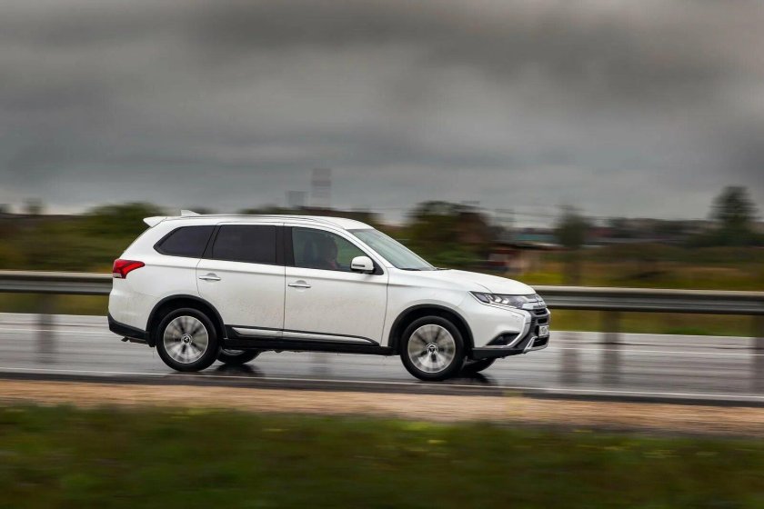 Mitsubishi Outlander 7