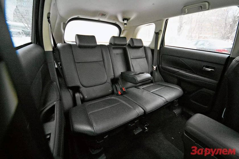 Mitsubishi Outlander семиместный