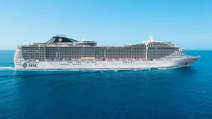 Круизный лайнер splendida