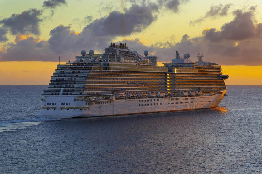 Кругосветный лайнер