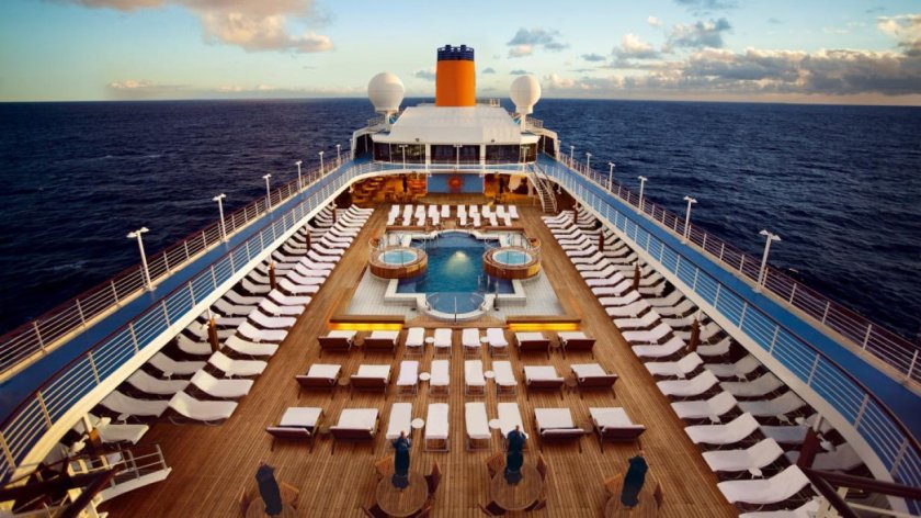 Верхняя палуба круизного лайнера