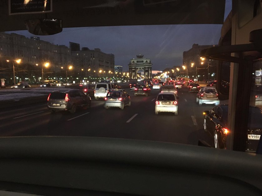 Ночной Кутузовский проспект из машины