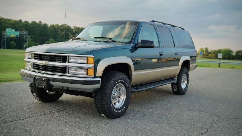 Chevrolet Suburban 2500