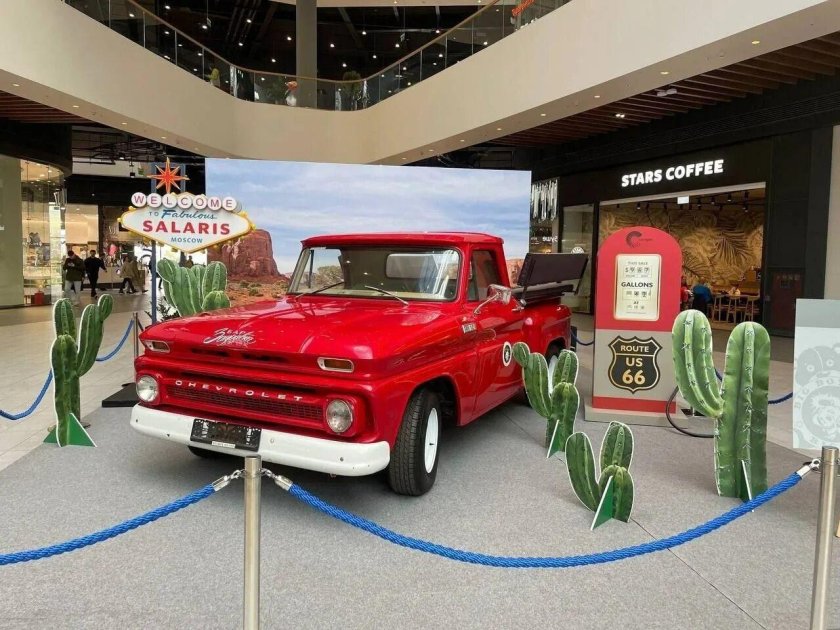Выставка автомобилей
