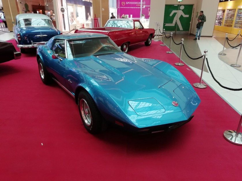 Выставка автомобилей