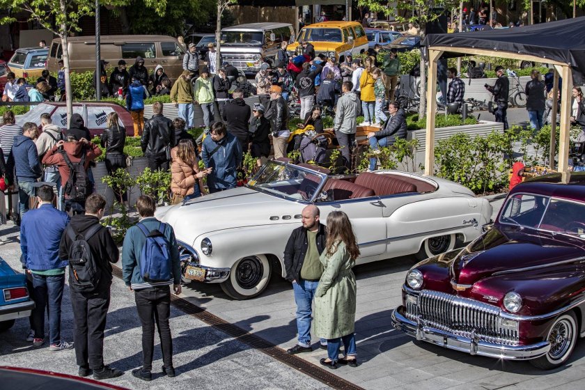 Выставка машин