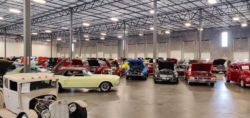 Автомобильная выставка