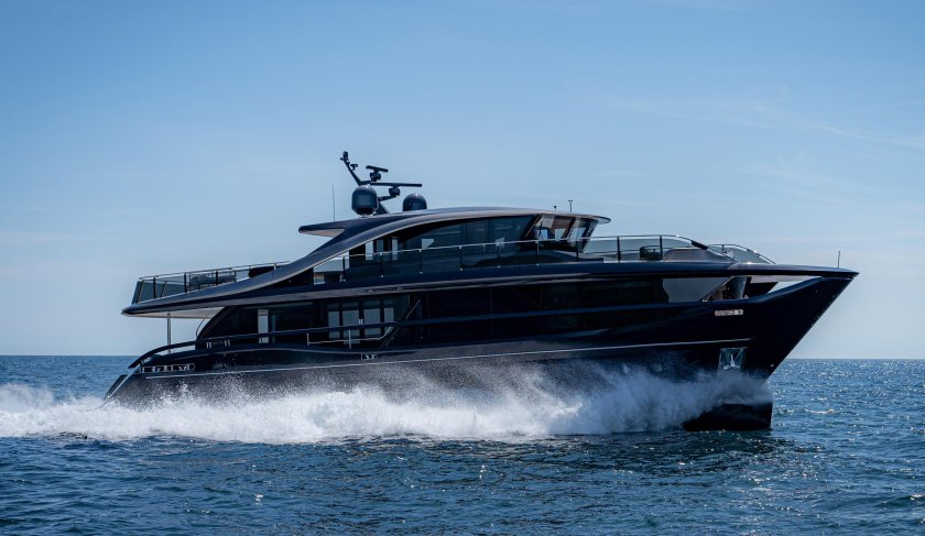 Яхта Princess x95