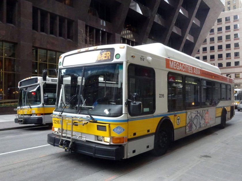 Автобусы в США городские