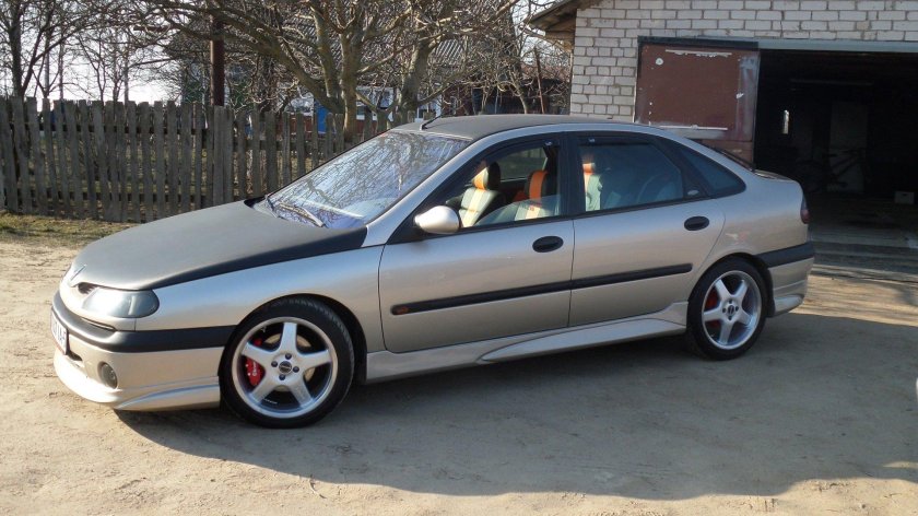 Рено Лагуна 1 хэтчбек