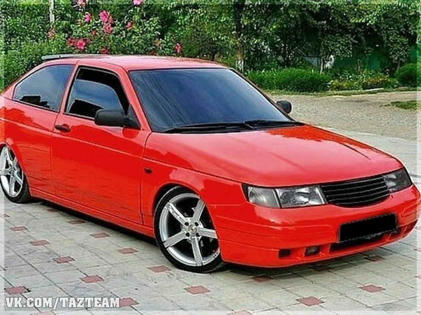 ВАЗ 2112 купе красная