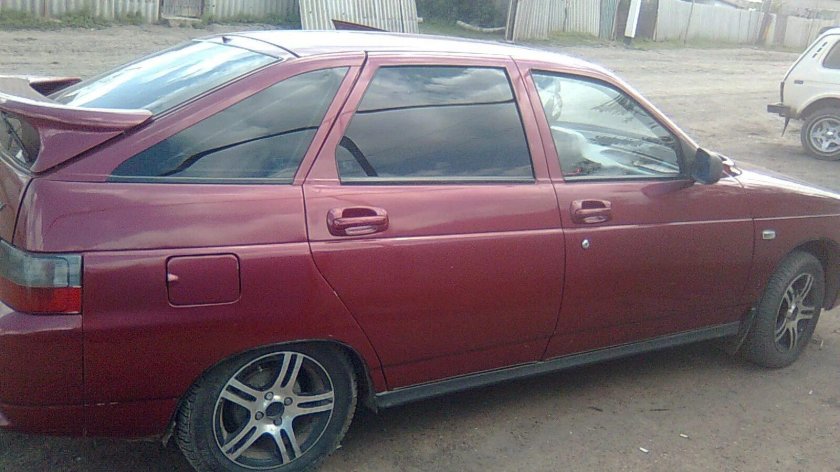 Двенашка винно красный