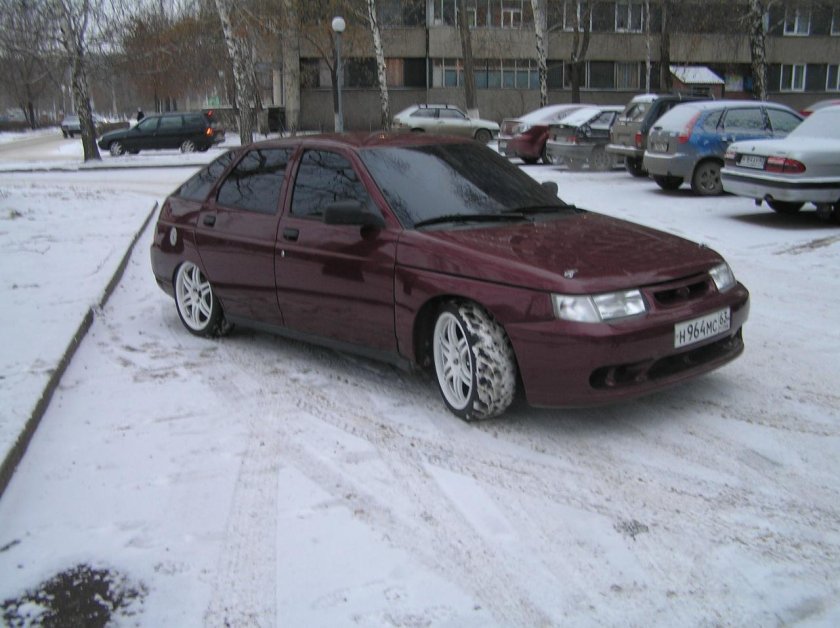 ВАЗ 2112 бордовая