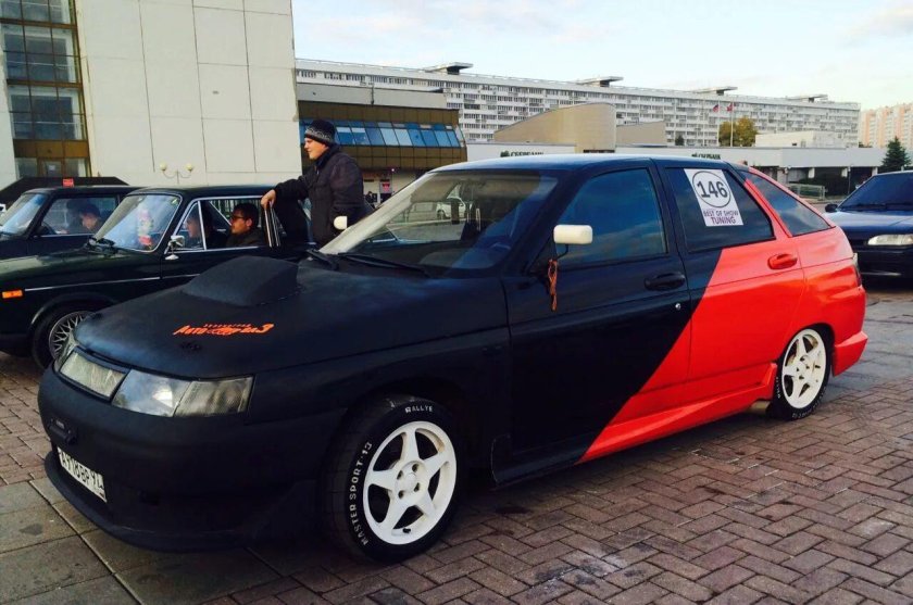 ВАЗ 2112 черно красная