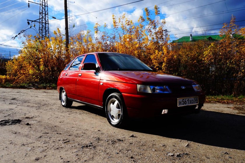 ВАЗ 2112 купе красная