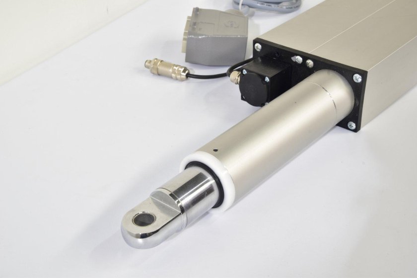 Linear actuator