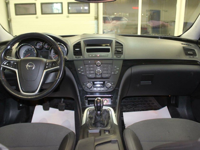 Опель Инсигния 2010 салон