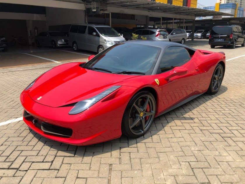 Феррари 458 Italia 2020