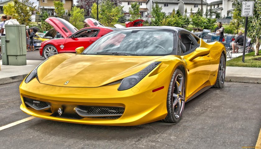 Феррари желтая