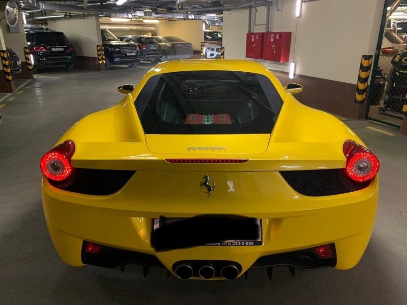 Феррари 458 Италия желтая