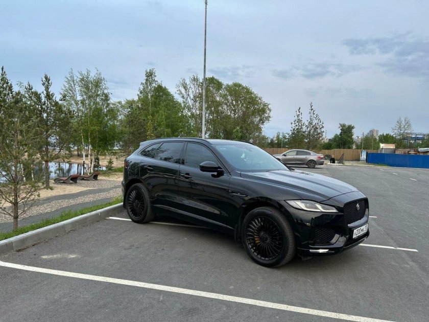 Ягуар ф пейс