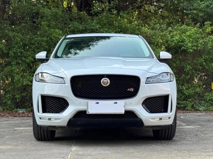 Ягуар ф пэйс