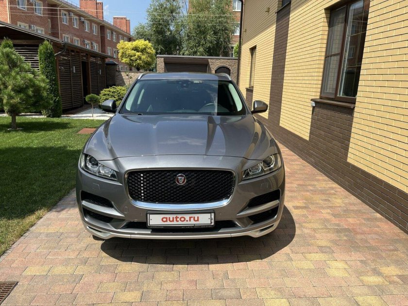 Jaguar f pace