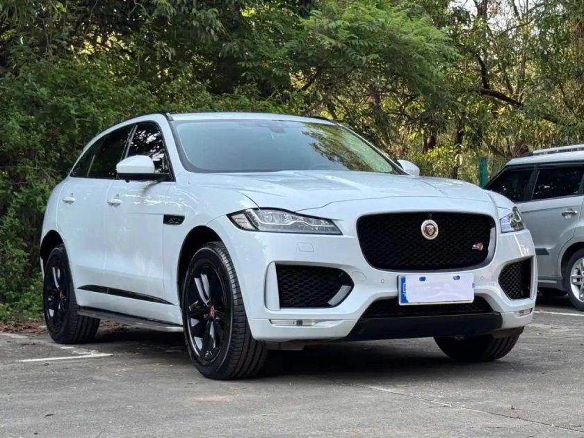 Автомобиль jaguar
