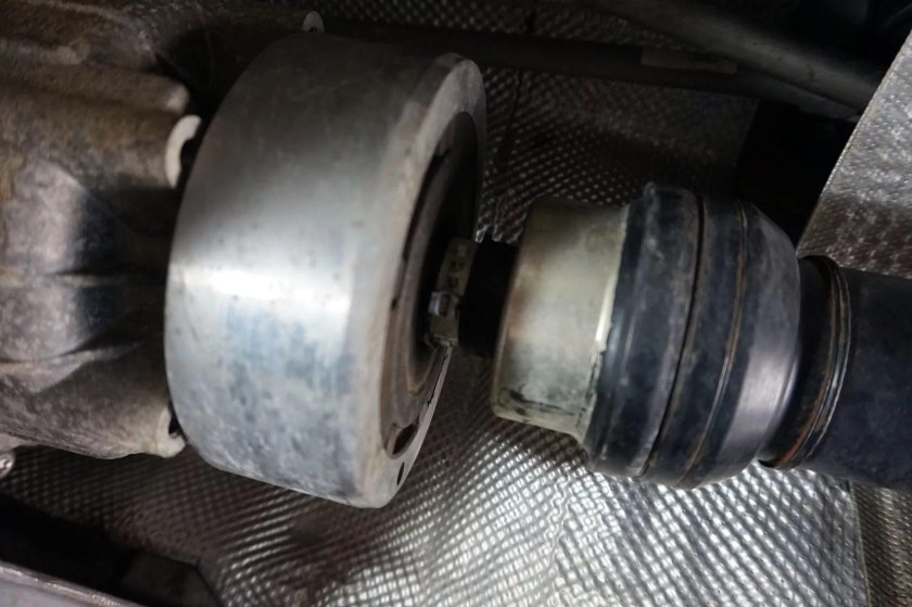 Пыльник кардана Ауди а8 д2