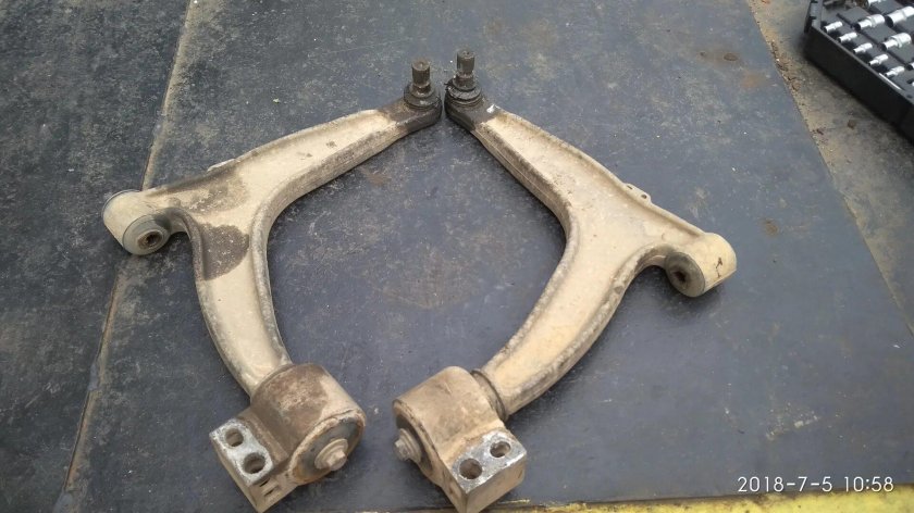 Задние шаровые опоры Saab 9-3