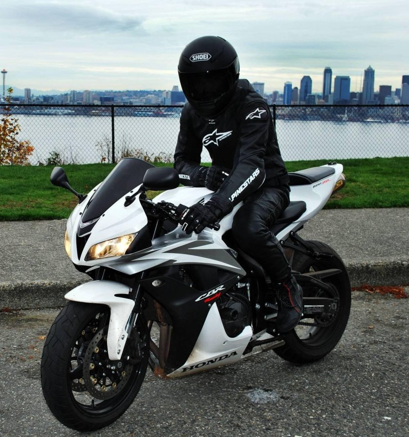 Ямаха р6 с пилотом