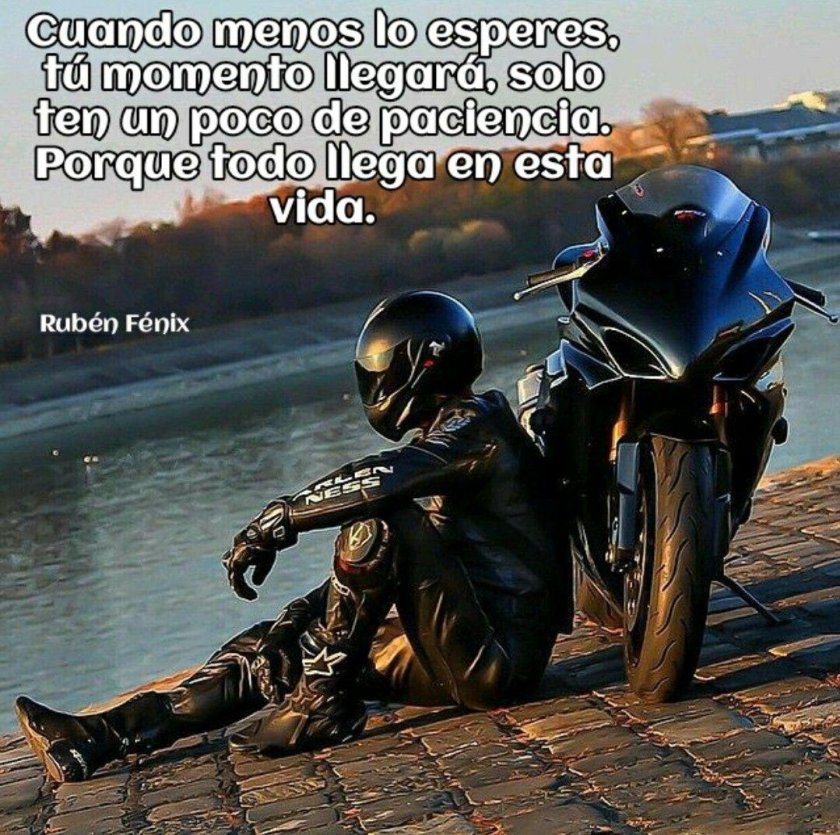 Мотоциклист в шлеме