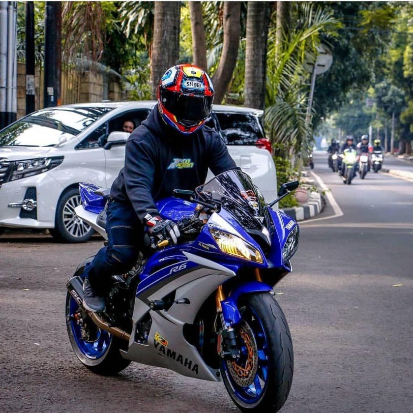 Yamaha r6 с Райдером