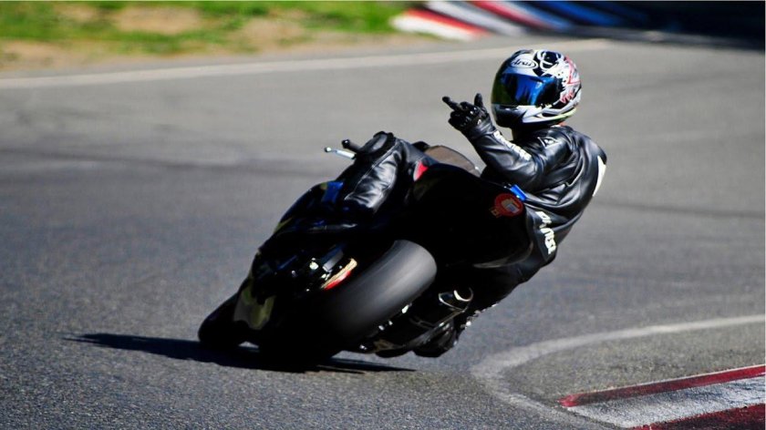 Мотоцикл спортбайк