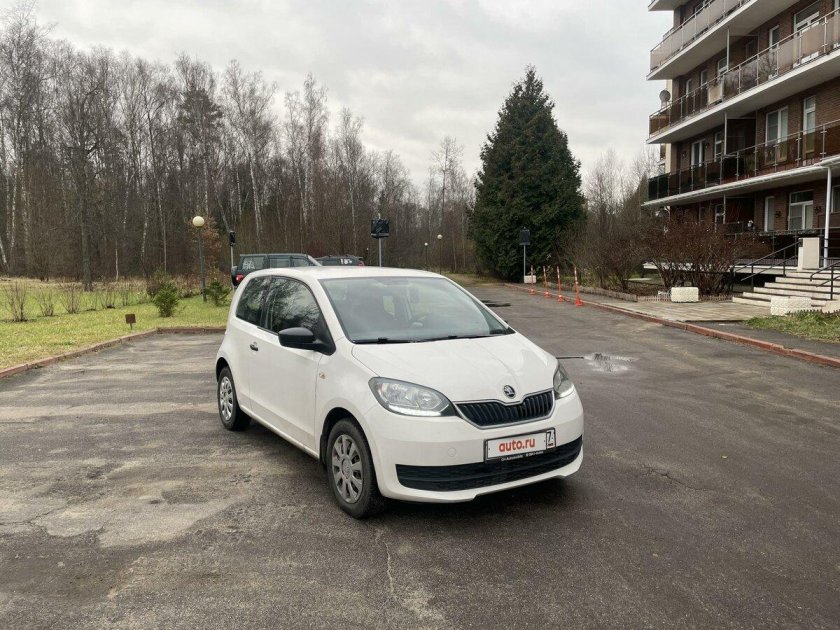 Белая шкода