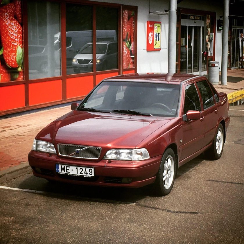 Volvo s70r