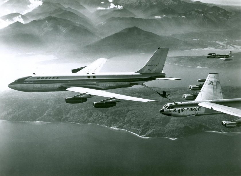Боинг 707 заправщик