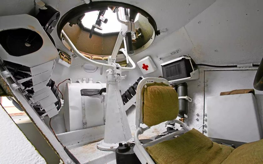 Ба-64 бронеавтомобиль внутри