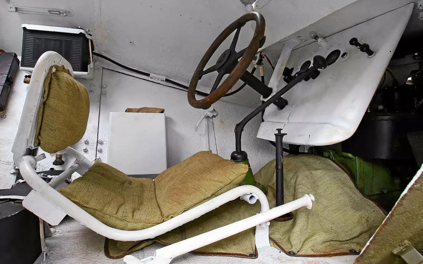 Ба-64 бронеавтомобиль внутри