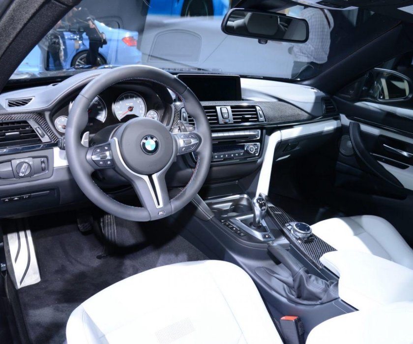 BMW m4 салон белый