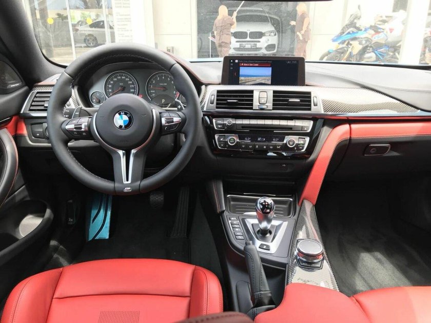 BMW m4 салон