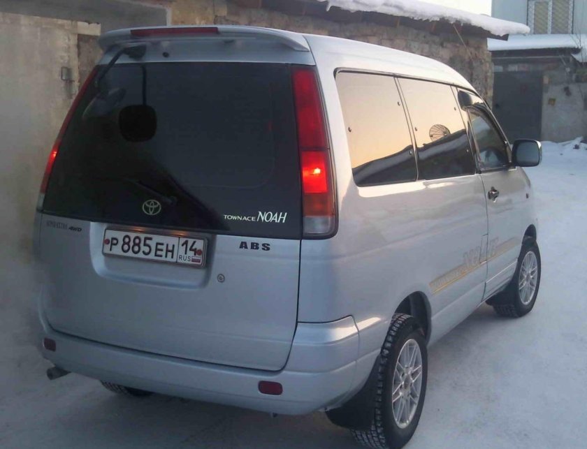 Toyota Town Ace Noah 1997
