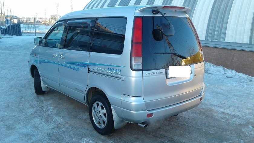 Toyota Town Ace Noah 2000