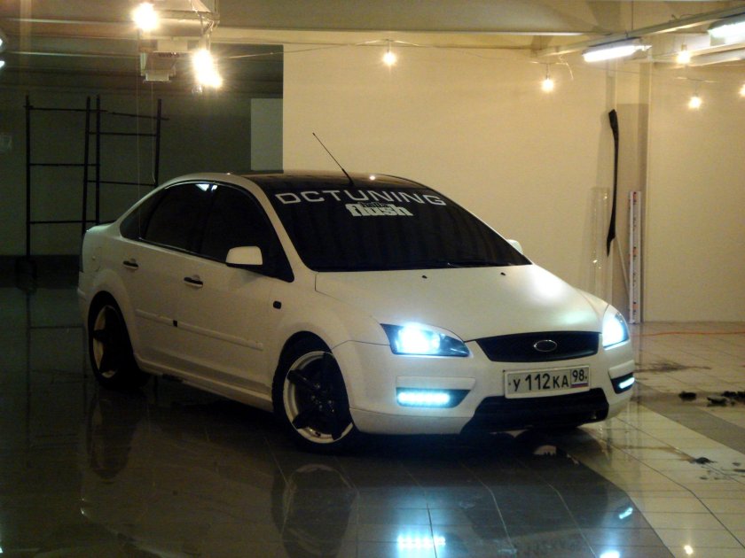 Форд фокус 2 дорестайлинг седан белый