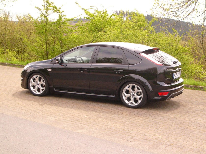 Ford Focus 2 Рестайлинг хэтчбек черный