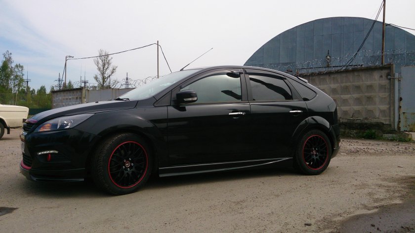 Ford Focus 2 Рестайлинг хэтчбек черный