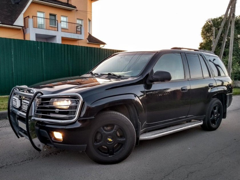 Шевроле Трейлблейзер 2006 черный