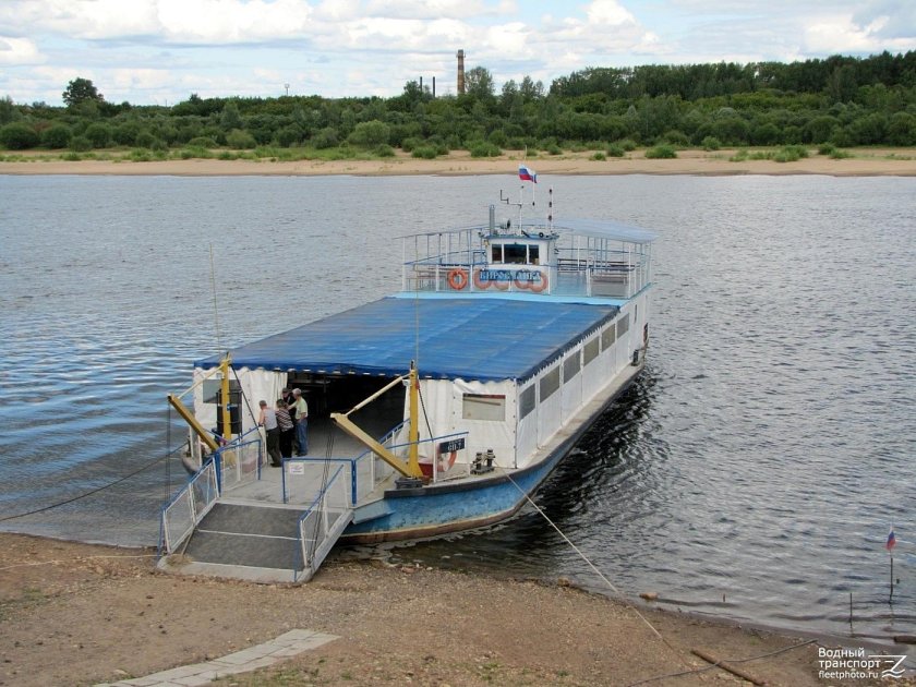 Вятка 17 теплоход